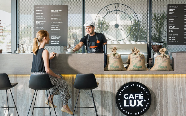 Ilustrasi Cafe di One Satrio. Sumber: Pexels/Quark Studio