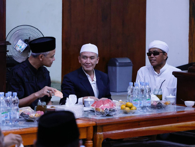 Ganjar Pranowo saat berkunjung ke Ponpes Hidayatul Fudhola' Walisongo di Muba. (ist)