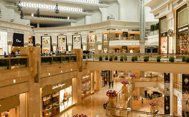 Ilustrasi plaza ambarrukmo yogyakarta. Sumber: Pexels/Wendy Wei