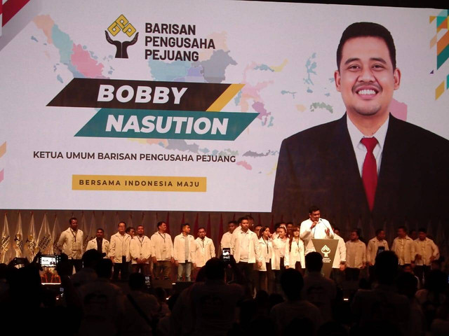 Sambutan Ketua Umum relawan Barisan Pengusaha Pejuang, Bobby Nasution dalam acara deklarasi Prabowo-Gibran di Djakarta Theater, Jakarta Pusat, Rabu (8/11/2023). Foto: Zamachsyari/kumparan