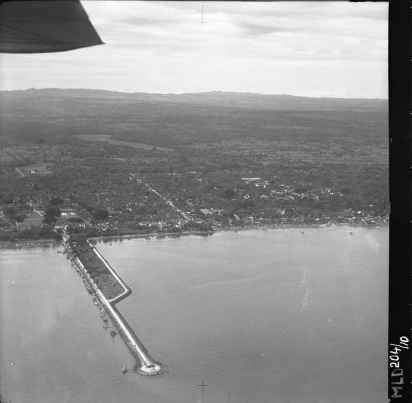 Potret Tuban dari tangkapan udara tahun 1947. Sumber : KITLV