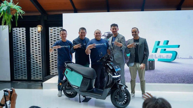 GoTo dan TOBA luncurkan motor listrik Electrum H5. Dok: Instagram @pandusjahrir