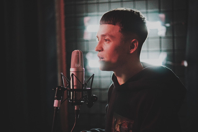 Ilustrasi Cara Pengucapan Kata-kata dalam Menyanyi Disebut Teknik. Sumber: Unsplash/Oleg.