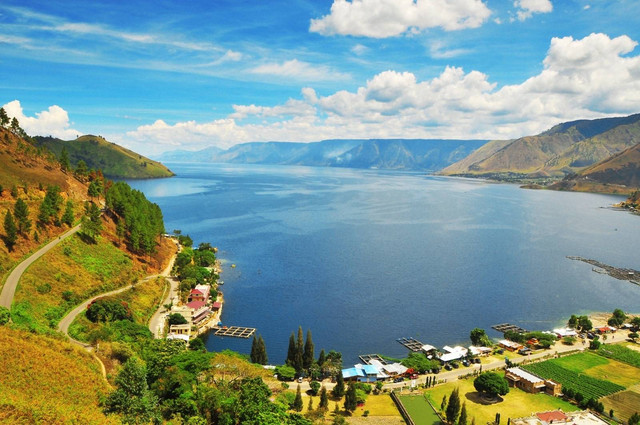 Keindahan alam Danau Toba. Foto: Dok. InJourney