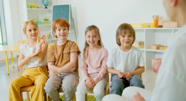 Contoh wawancara anak sd. Sumber: Pexels/Artem Podrez