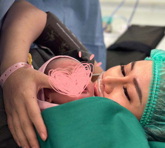 Denise Chariesta melahirkan. Foto: Instagram/denisechariesta91