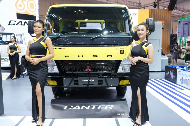 Fuso Canter Edisi 60 Tahun di GIIAS 2023. Foto: dok. KTB