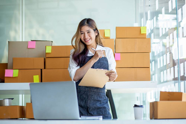 Dorong pertumbuhan dan peluang bisnis, brand lokal dan UMKM mengalami peningkatan pesanan ekspor lebih dari 4 kali lipat di Shopee 11.11 Big Sale. Foto: Shutterstock