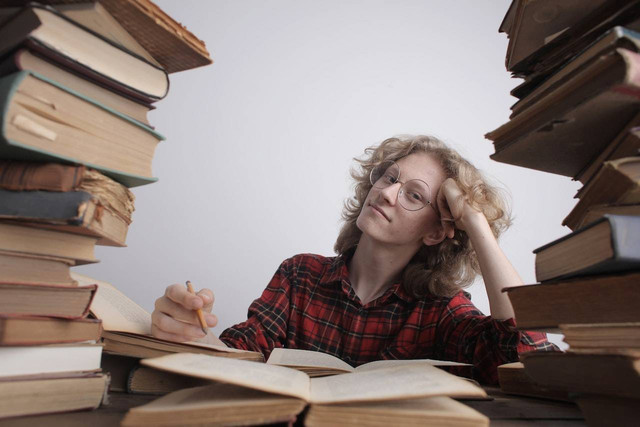 Teks Editorial: Pengertian, Struktur dan Contohnya. Foto: Pexels