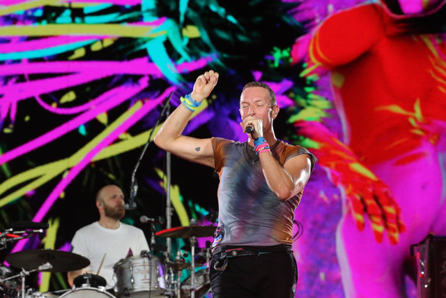 Grup musik Coldplay tampil di Stadion Utama Gelora Bung Karno, Jakarta, Rabu (15/11/2023). Foto: Aditia Noviansyah/kumparan