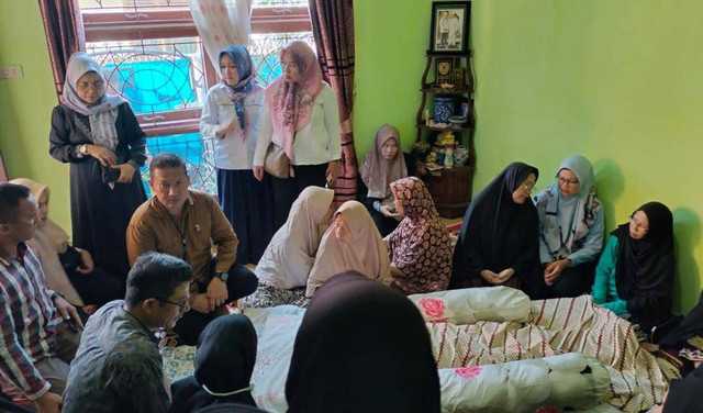 Suasana di rumah korban setelah ditemukan tewas. (ist)