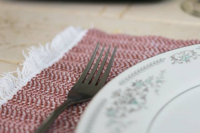 Ilustrasi cara urus sertifikat halal. Foto: Unsplash