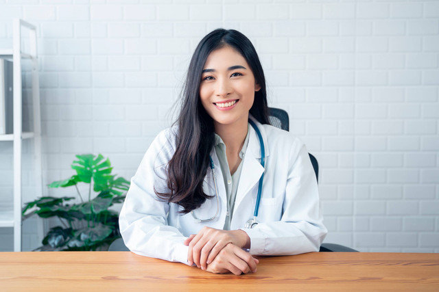 Ilustrasi dokter wanita. Foto: Have a nice day Photo/Shutterstock