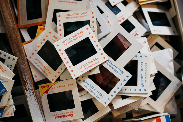 Ilustrasi Photobox di Bogor, Foto: Unsplash/Jason Leung