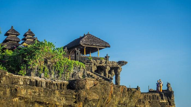 Ilustrasi Sejarah Pura Tanah Lot. Sumber: unsplash.com/ David Dwipayana