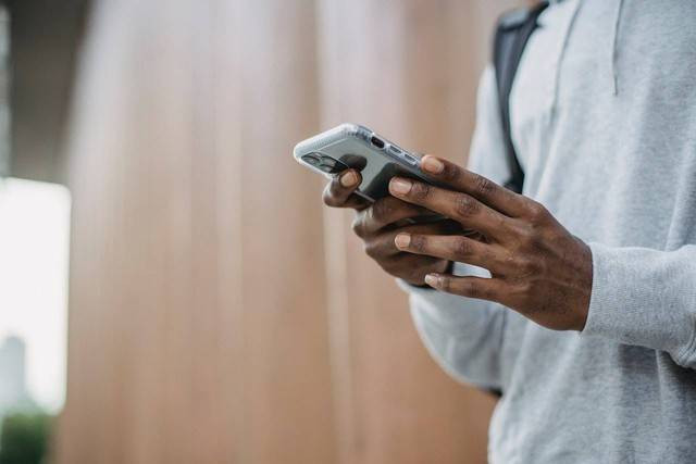 Ilustrasi apa itu Replika dan Mondly. Foto: pexels.com. 