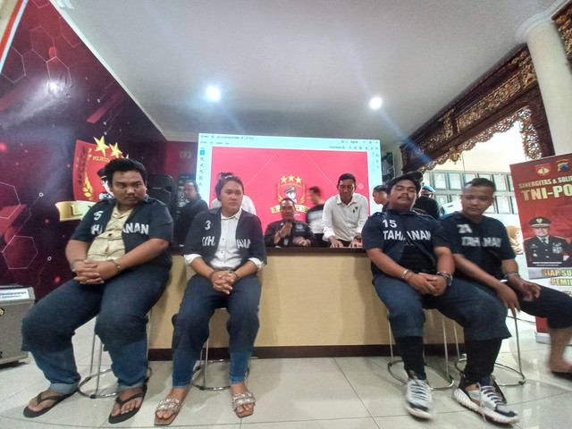 Oknum mengaku wartawan diamankan setelah memeras seorang Aparatur Sipil Negara (ASN). Foto: Intan Alliva Khansa/kumparan