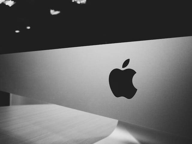 Pengertian Technopreneur. Sumber: pexels.com/Armand Valendez