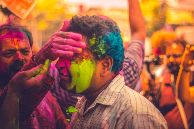 Ilustrasi etnosentrisme dalam kehidupan. Sumber foto: Unsplash