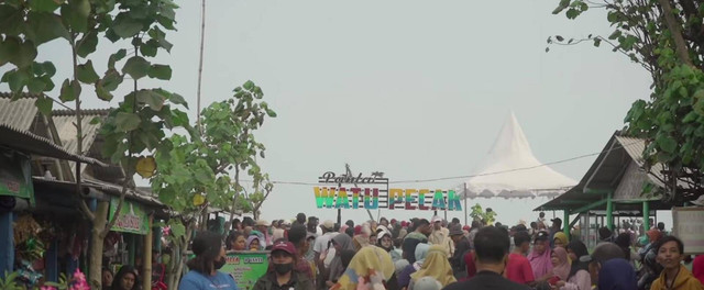 Pantai Watu Pecak. Sumber : dokumentasi Pribadi.