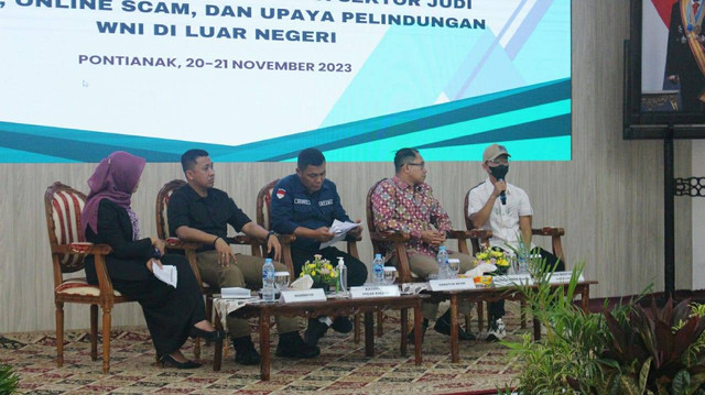 Heri Saat Menceritakan Kisah Hidupnya Menjadi Korban TPPO. Foto: Rere Hutapea/Hi!Pontianak