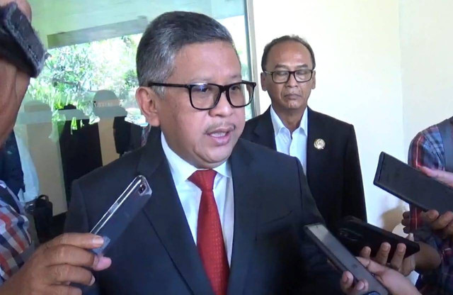 Sekrestaris Tim Pemenangan Nasional (TPN) Ganjar-Mahfud, Hasto Kristiyanto, di Hotel Westin, Kabupaten Badung, Bali, Rabu (22/11/2023).
Foto: Denita BR Matondang/kumparan