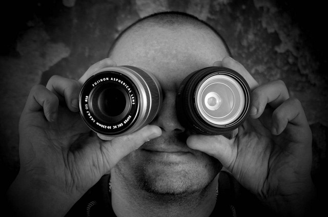 Ilustrasi perawatan kamera dan lensa. Sumber: Pixabay