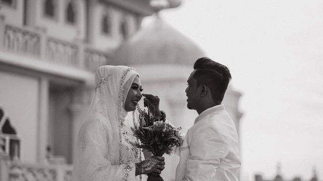 Saat menghadiri pernikahan, kita dianjurkan untuk membaca doa untuk orang menikah. Foto: Pexels.com
