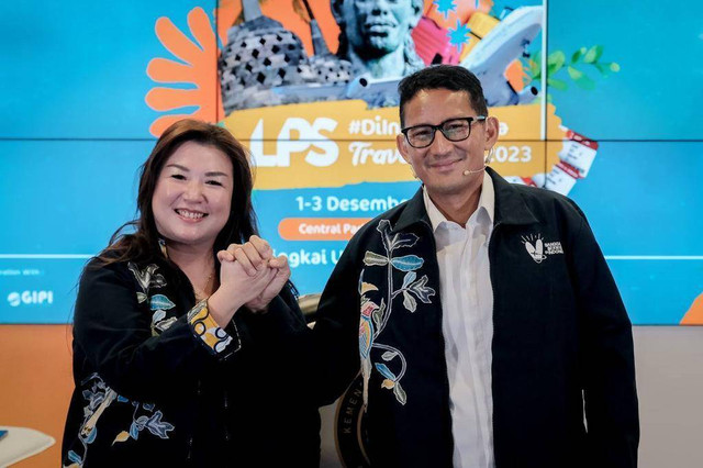 Menparekraf Sandiaga Salahuddin Uno bersama dengan Ketua Umum DPP Astindo, Pauline Suharno dalam "The Weekly Brief With Sandi Uno". Foto: Dok. Kemenparekraf