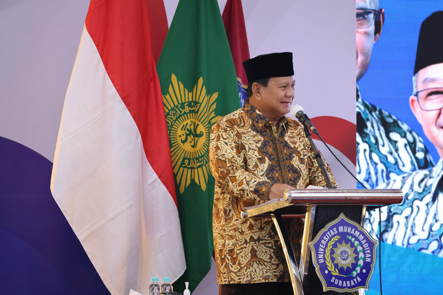 Capres Koalisi Indonesia Maju, Prabowo Subianto dalam Dialog Terbuka Muhammadiyah Bersama Calon Pemimpin Bangsa di Universitas Muhammadiyah Surabaya (UMS), Jawa Timur, Jumat (24/11). Foto: Dok. Istimewa