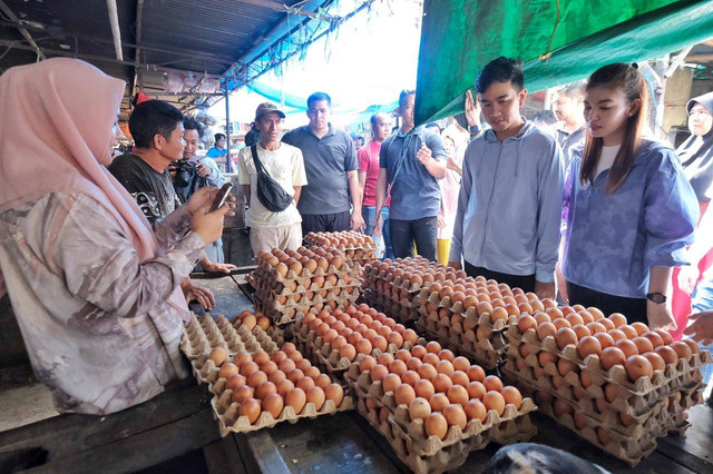 Gibran Rakabuming Raka blusukan ke Pasar Terong, Makassar. Foto: Dok. Istimewa
