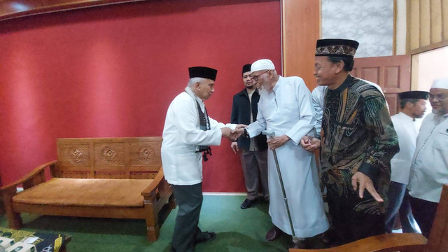 Amien Rais temui Abu Bakar Ba'asyir di Ponpes Al-Mukmin Nguruki Sukoharjo. Foto: kumparan