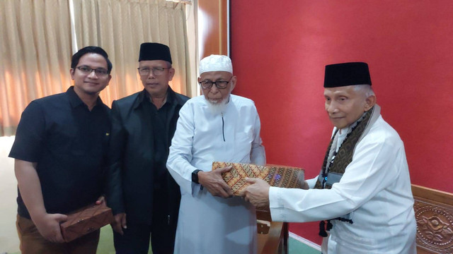 Amien Rais usai temui Abu Bakar Ba'asyir di Ponpes Al-Mukmin Nguruki Sukoharjo. Foto: kumparan