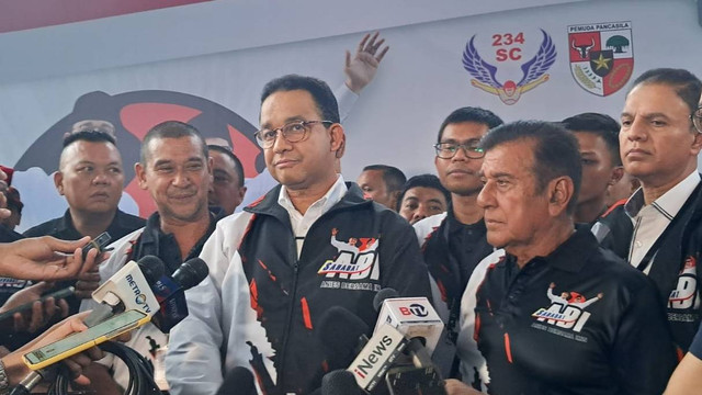 Capres Anies Baswedan mendapat dukungan relawan Sahabat ABI di Basket Hall, Senayan, Minggu (26/11/2023). Foto: Annisa Thahira Madina/kumparan