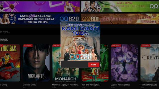 Tampilan situs streaming film ilegal yang banyak iklannya. Sumber: Dokumentasi Pribadi