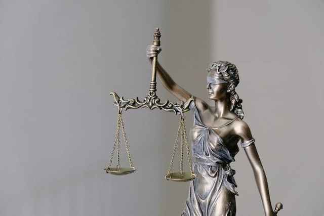 Ilustrasi Contoh Norma Tata Kelakuan. Sumber: unsplash.com/ Tingey Injury Law Firm