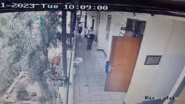 Detik-detik siswi SMAN 3 Bandung loncat dari lantai 3 sekolahnya. Foto: Dok. Istimewa