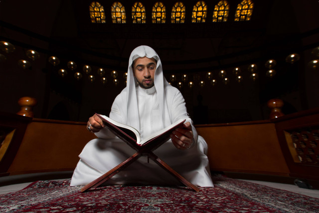 Bacaan sholawat Jibril latin, Arab, dan terjemahannya adalah selawat yang perlu diketahui umat Islam. Foto: Pexels.com