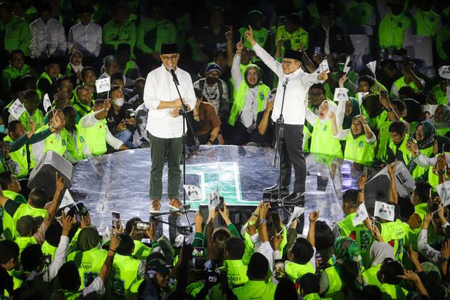 Calon Presiden dan Wakil Presiden nomer urut 1 Anies Baswedan dan Muhaimin Iskandar menghadiri Konsolidasi pemenangan PKB dan Anies-Muhaimin di Beach City Ancol, Jakarta, Rabu (29/11/2023). Foto: Iqbal Firdaus/kumparan