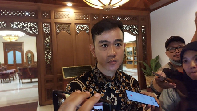 Cawapres nomor urut 2, Gibran Rakabuming Raka di Balai Kota Solo, Kamis (30/11). Foto: Dok. kumparan