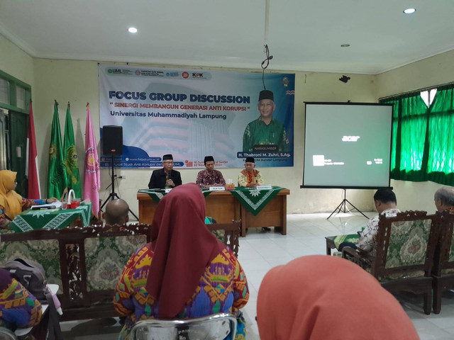 Sambutan Dekan FISIPOL UML Dr. Marzuki, S.E., M.M. dalam acara FGD