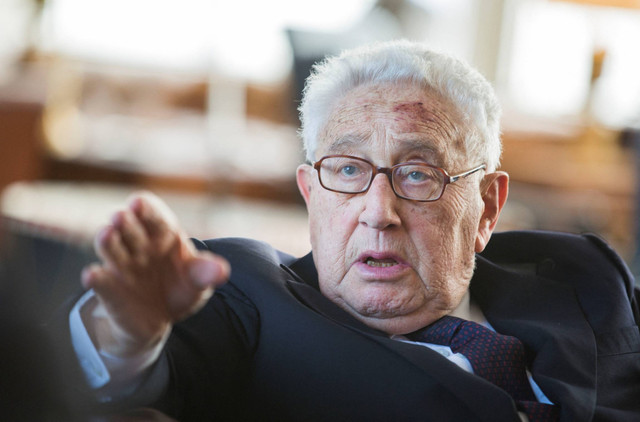 Mantan Menteri Luar Negeri AS Henry Kissinger. Foto: GERO BRELOER/POOL/AFP