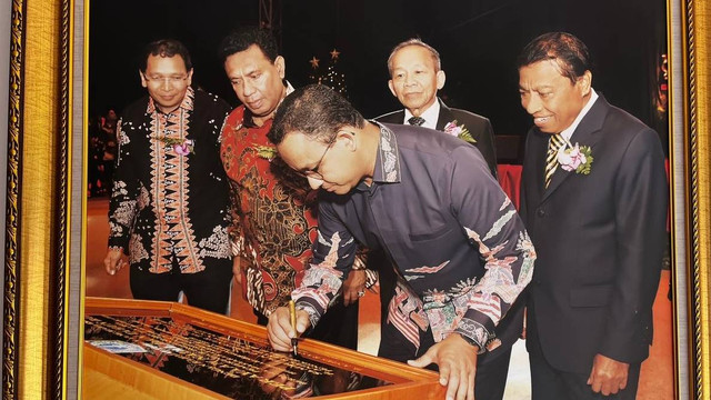 Capres nomor urut 1 Anies Baswedan menghadiri mubes XI PGPI (Persekutuan Gereja-gereja Pentakosta Indonesia) di GBI Mawar Saron, Jakarta Utara, Kamis (30/11/2023). Foto: Haya Syahira/kumparan
