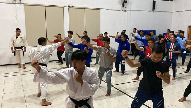 Latihan Kempo di Rutan Surakarta