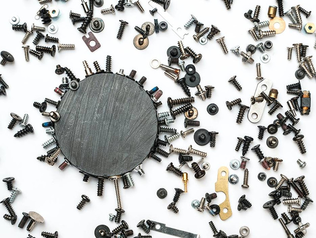 Ilustrasi pengertian Fluks Magnet. Sumber: www.unsplash.com