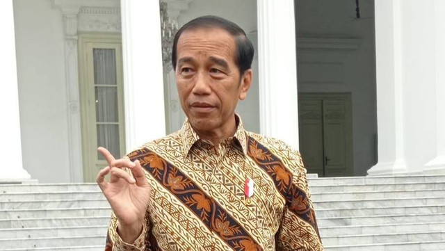 Presiden Jokowi saat ditemui wartawan di Istana Kepresidenan. Foto: Nadia Riso/kumparan