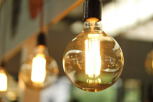 Sebutkan perilaku konservasi energi. Sumber: pexels.com