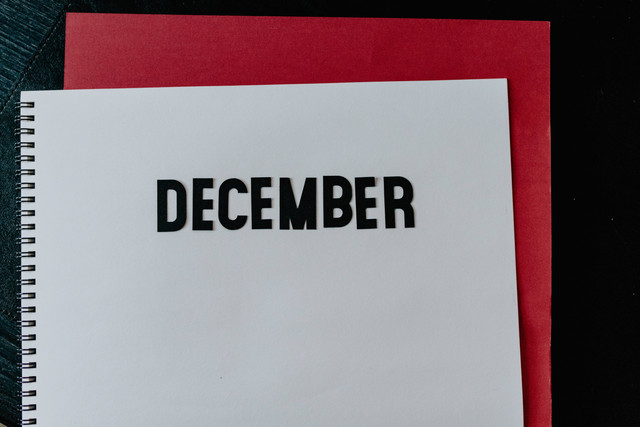 Ilustrasi Caption Desember Wish. Foto: Unsplash/Kelly Sikkema