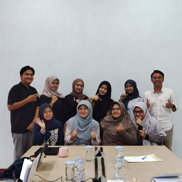 Magang mahasiswa adalah peluang untuk membuka pintu menuju masa depan yang lebih cerah. Pengalaman kerja yang didapat selama magang dapat membedakan mereka di pasar kerja yang kompetitif, memberikan keunggulan dan memperluas pilihan karir mereka. Sumber gambar: dokumentasi pribadi