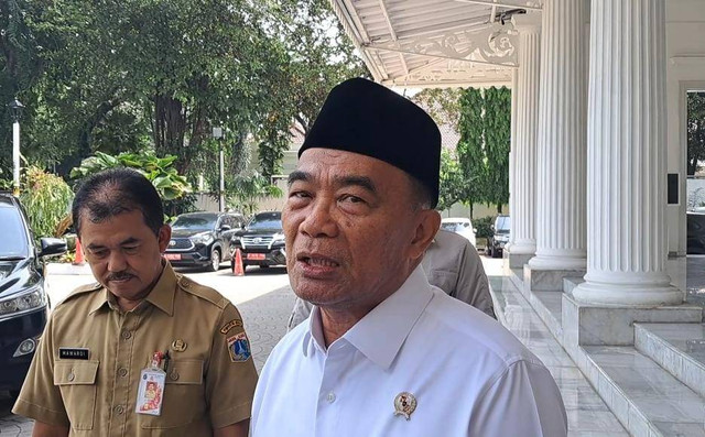 Menko PMK Muhadjir Effendy di Balai Kota DKI Jakarta, Selasa (5/12). Foto: Annisa Thahira Madina/kumparan